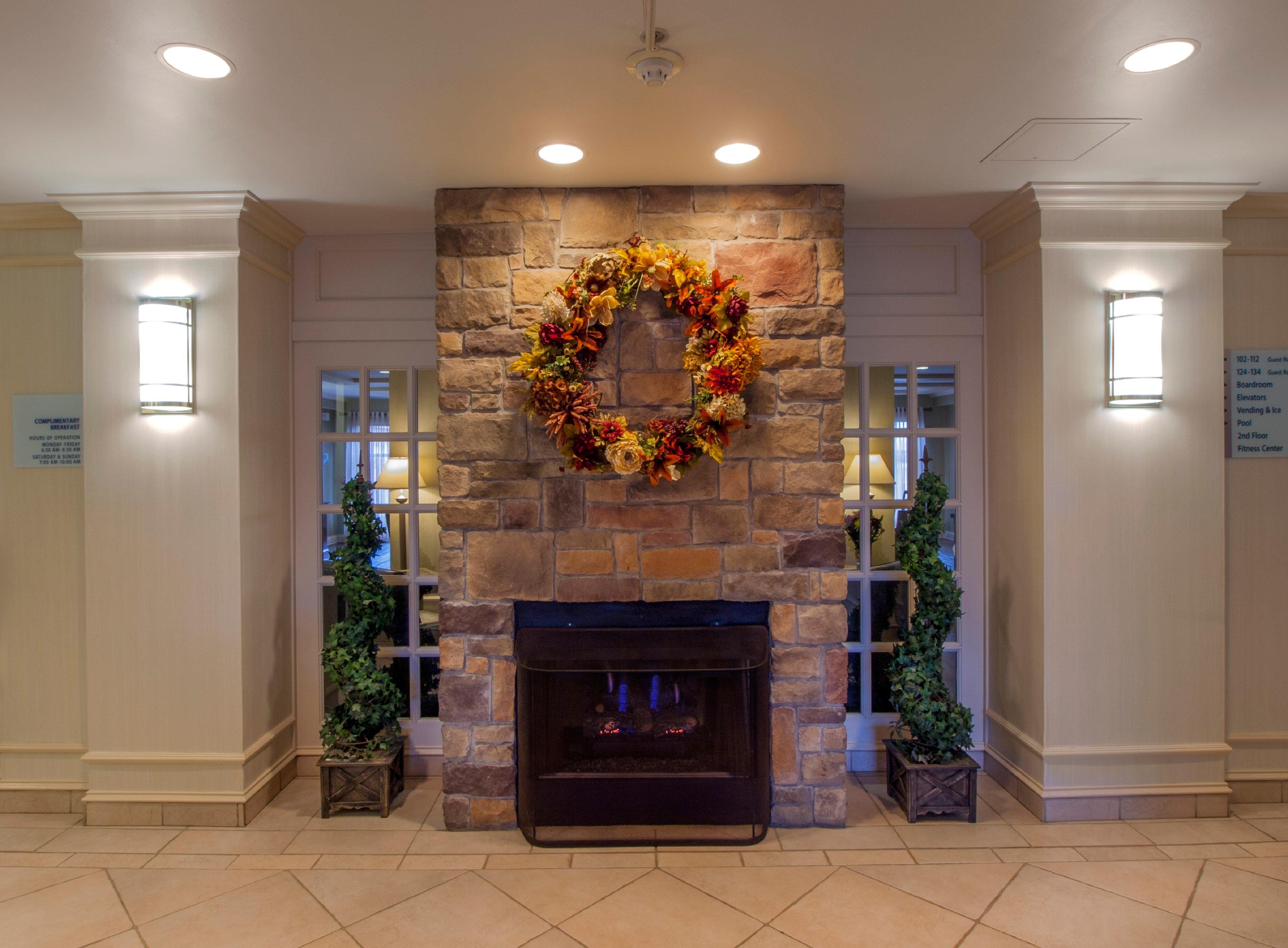 Holiday Inn Express & Suites Buffalo Airport By Ihg Cheektowaga Exterior photo