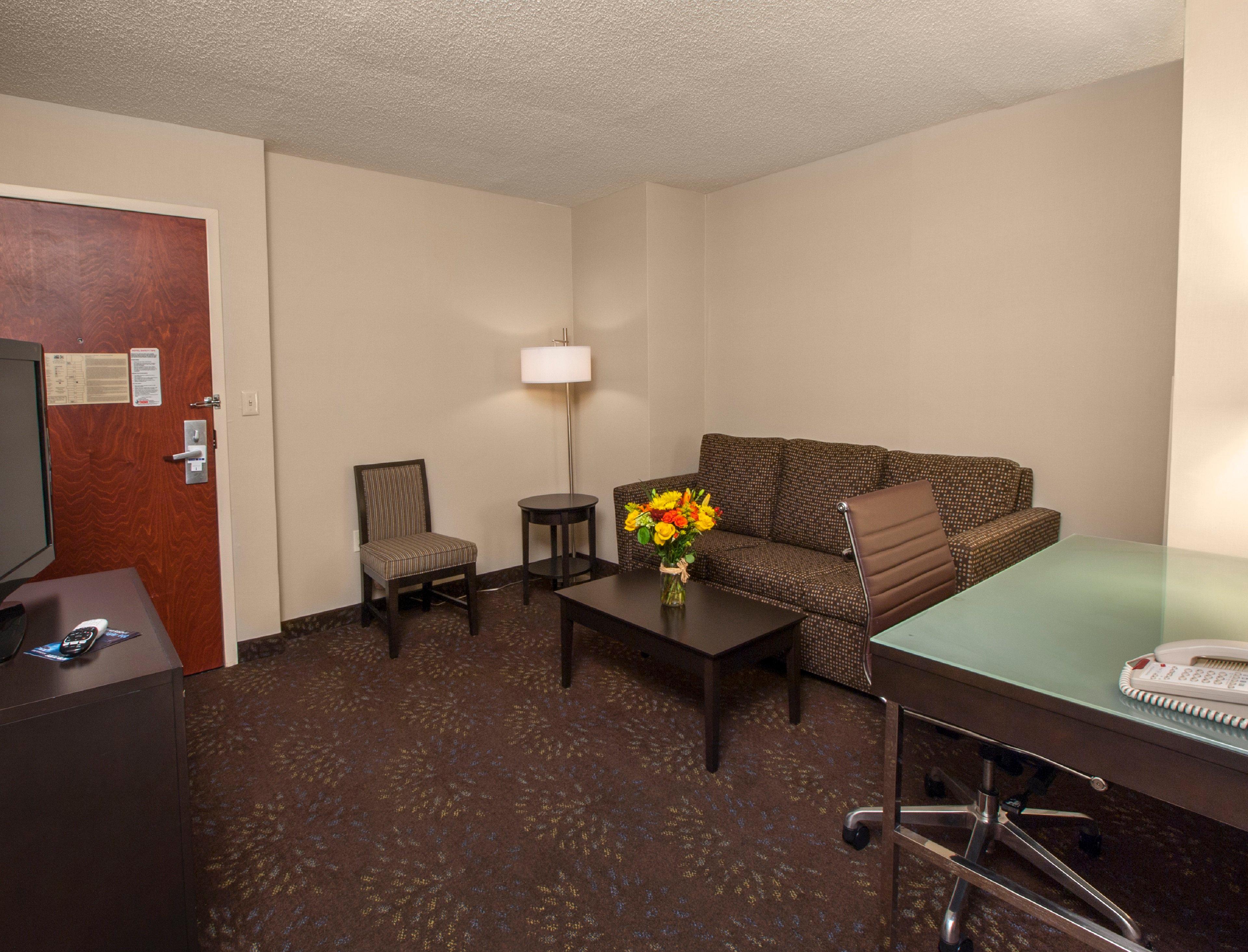 Holiday Inn Express & Suites Buffalo Airport By Ihg Cheektowaga Exterior photo