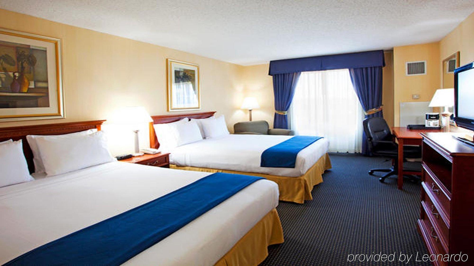 Holiday Inn Express & Suites Buffalo Airport By Ihg Cheektowaga Exterior photo