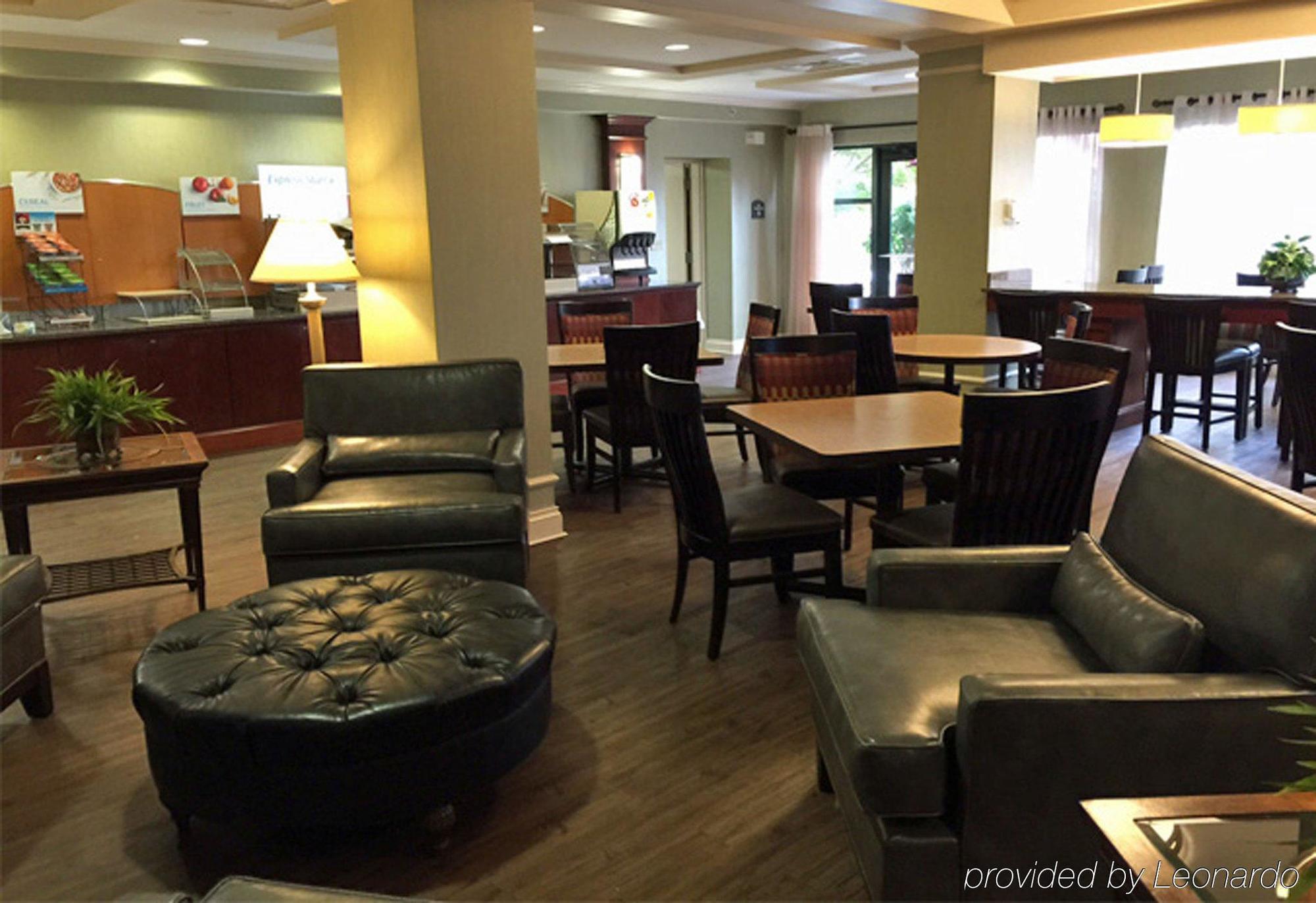 Holiday Inn Express & Suites Buffalo Airport By Ihg Cheektowaga Exterior photo