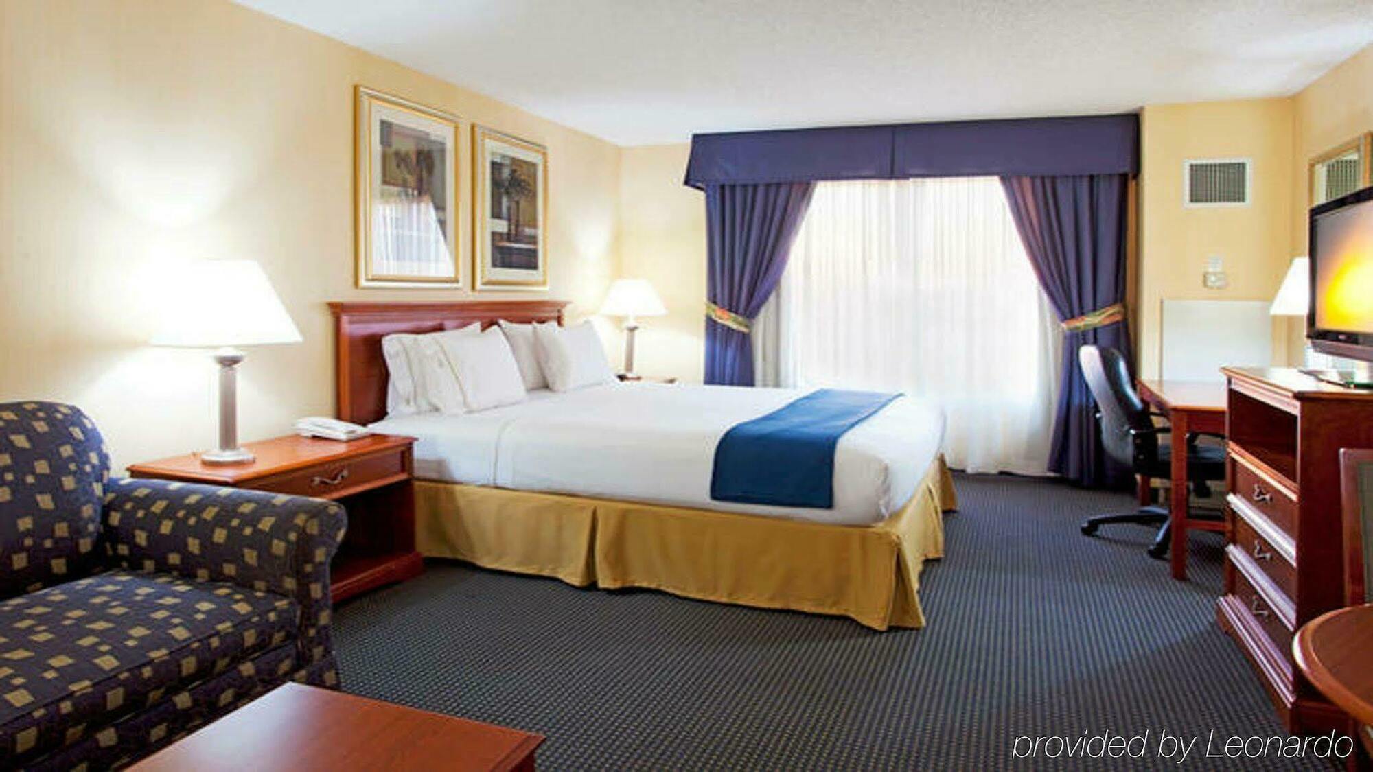 Holiday Inn Express & Suites Buffalo Airport By Ihg Cheektowaga Exterior photo