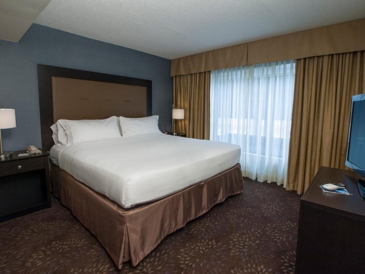 Holiday Inn Express & Suites Buffalo Airport By Ihg Cheektowaga Exterior photo